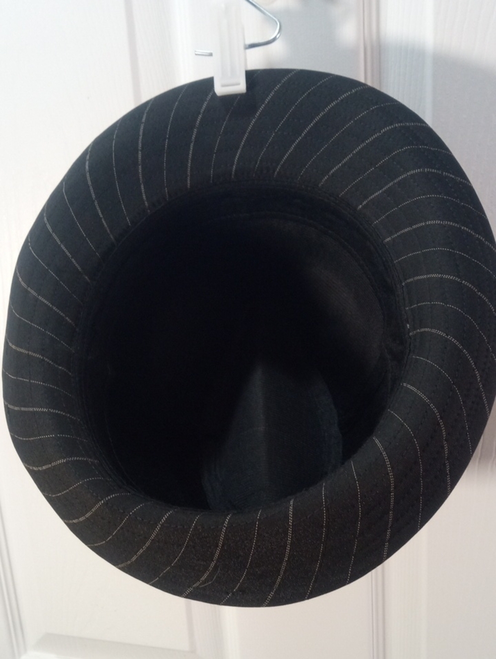 BLACK PIN STRIPED FENDORAA - Picture 5 of 6